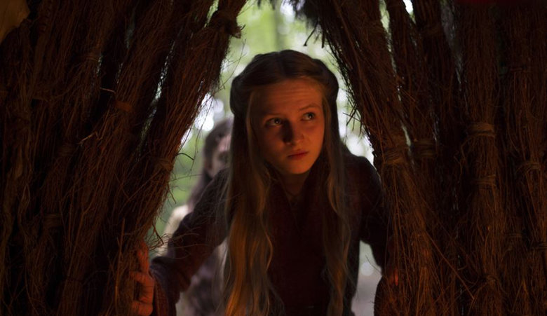 Game of Thrones Fact Compilation Part 4. In the books it is Ilyn Payne who trains Jaime to fight left handed, not Bronn. ‘The Rains of Castamere’ is the first e