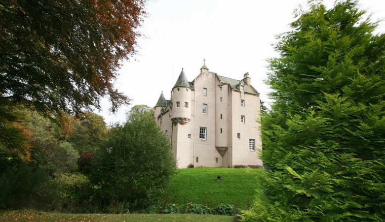 Game of Thrones Fact Compilation Part 1. These Game of Thrones comps will include facts about the actors, the characters and the show. I say the last one becaus