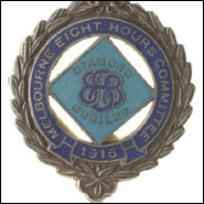 Oz fack comp, cant. The largest piece of private property is for sale in Australia at $325 million, its total size being about 11 million hectares or 3/4 the si