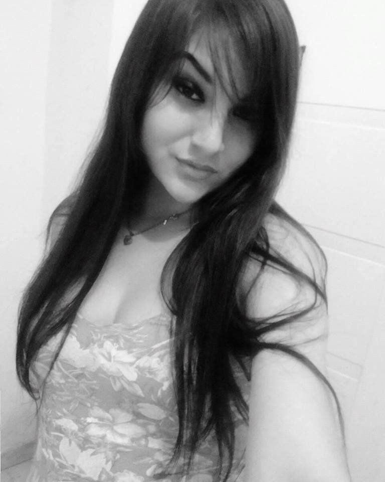 Sasha Grey's twin. I thought it was a fake of sasha but no, her name is mel valdiviezo and this is her instagram www.instagram.com/melanievaldiviezo/.. Lord knows I would pay for a scene between her and real Sasha.