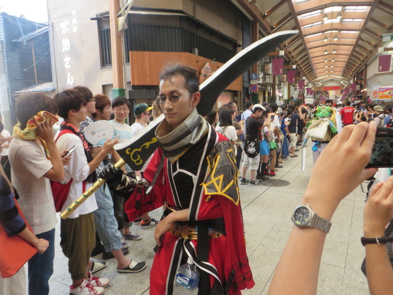 World Cosplay Summit 2015 Part 4. Can you name them all? Kaaaaaameeeee Haaaaaameeeee hAAAAAA.. >be fat >dress up as fat samurai >wear sandals >have long hair And this is how you cosplay as yachirobe