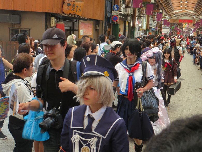 World Cosplay Summit 2015 Part 4. Can you name them all? Kaaaaaameeeee Haaaaaameeeee hAAAAAA.. >be fat >dress up as fat samurai >wear sandals >have long hair And this is how you cosplay as yachirobe